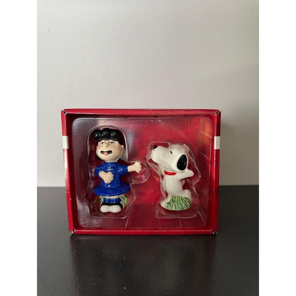 Peanuts Snoopy Lucy Salt Pepper Shakers Set Stoneware Boxed